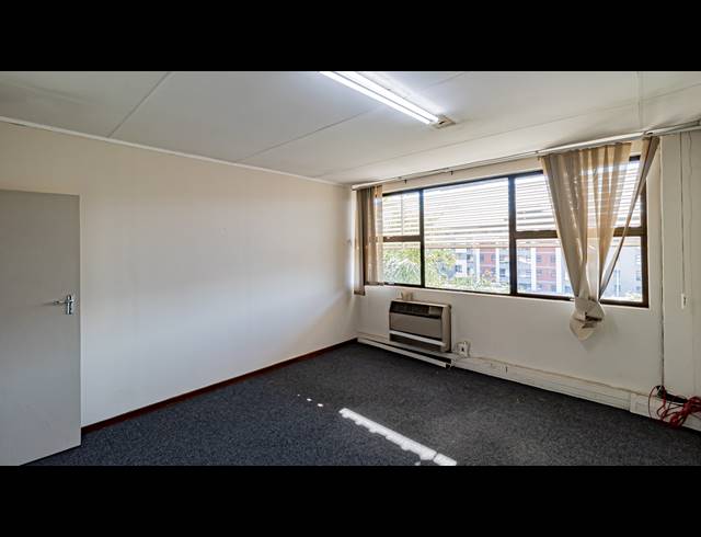 498M² OFFICE TO LET IN FERNDALE